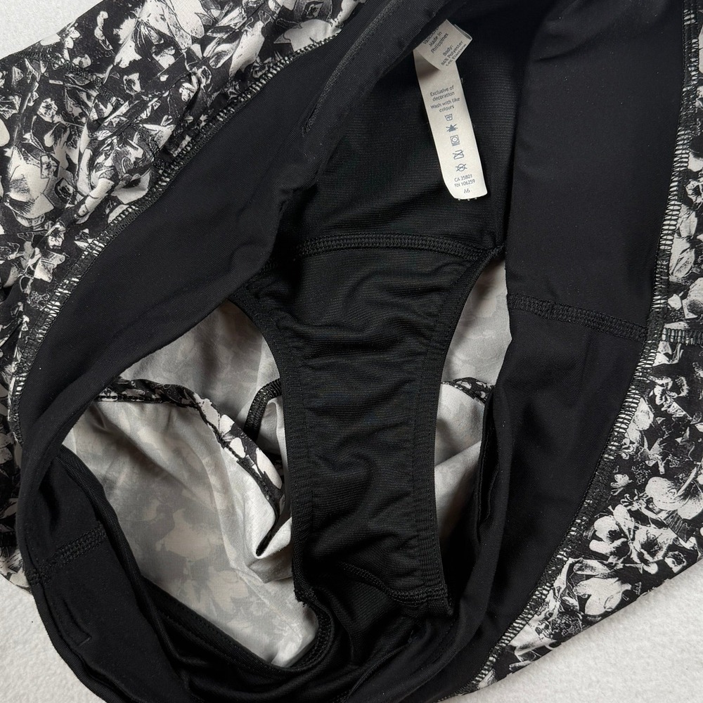 Lululemon Women's Floral Print Speed Short White Black Sz 10 - Picture 6 of 9